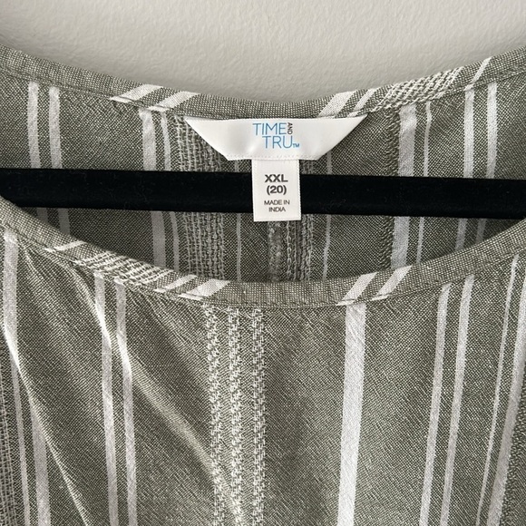 Tie front top - Picture 2 of 4